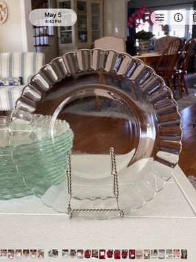 Set of (4) Duralex Scalloped Edge Glass Luncheon Plates